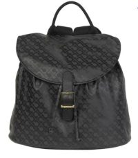 L’espressione di un’eleganza funzionale prende forma in questo zaino realizzato in leggero materiale Softy. La chiusura con fibbia aggiunge un tocco di carattere, mentre il design essenziale è pensato per accompagnare con stile le giornate più dinamiche. Le tracolle regolabili e la struttura morbida garantiscono la massima praticità, senza rinunciare alla cura dei dettagli tipica di Gherardini.