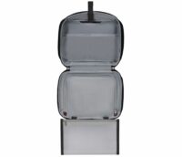 Samsonite relite Necessaire Il 100% in peso del tessuto esterno e della fodera interna sono realizzati con plastica PET riciclata